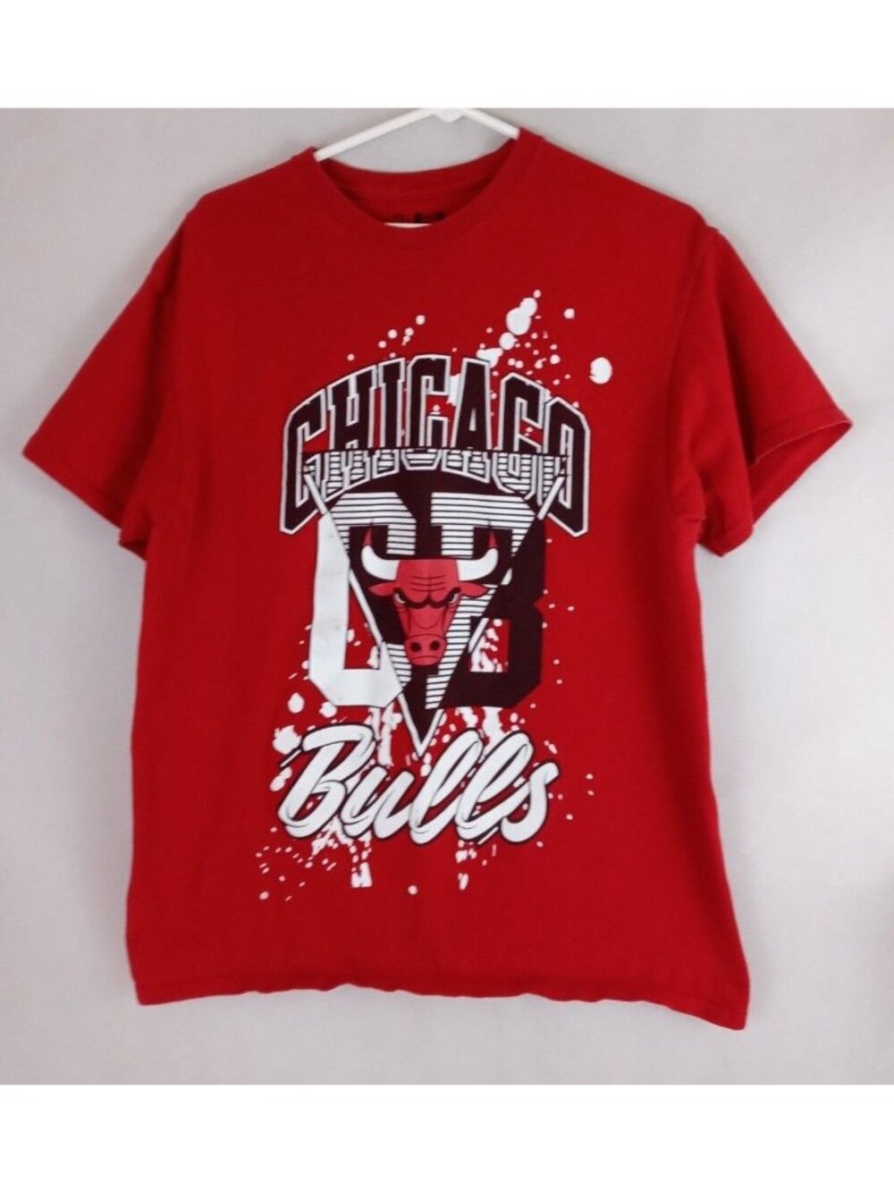 NBA Red Chicago Bulls T-Shirt Size Large 100% Cotton